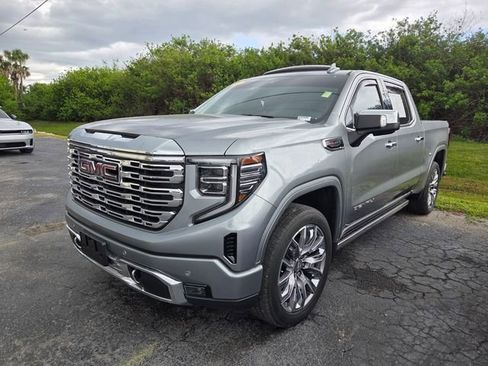 Used 2023 GMC Sierra 1500 Denali w/ Denali Reserve Package AWD/4WD image 3