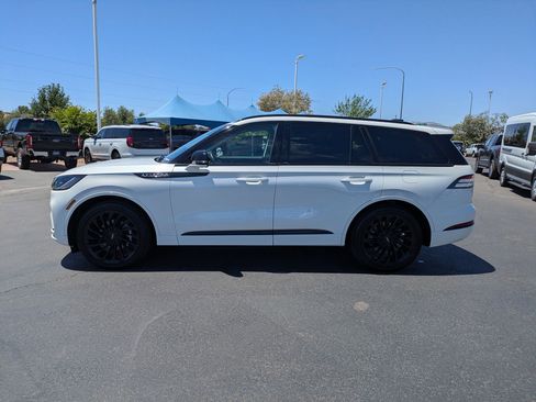 Used 2025 Lincoln Aviator Reserve w/ Luxury Package RWD image 6