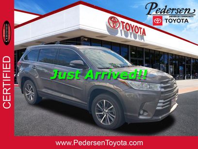 Certified 2017 Toyota Highlander XLE w/ Carpet Mat Package
