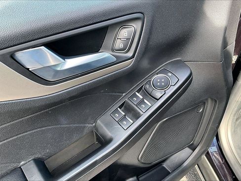 Used 2021 Ford Escape SE w/ SE Sport Appearance Package image 37