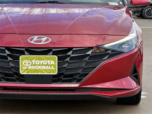 Used 2023 Hyundai Elantra SEL w/ Convenience Package image 7