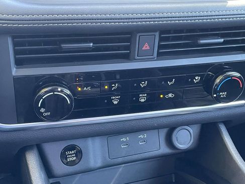 Used 2025 Nissan Rogue S image 25