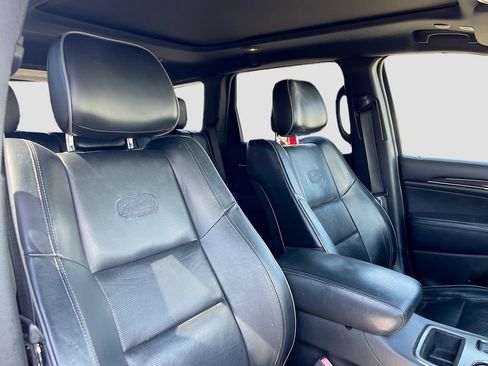 Used 2019 Jeep Grand Cherokee Overland RWD image 28