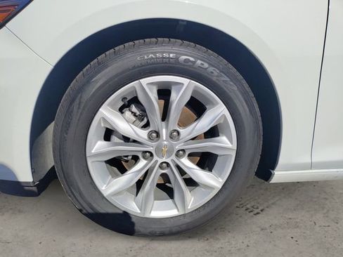 Used 2022 Chevrolet Malibu LT image 14