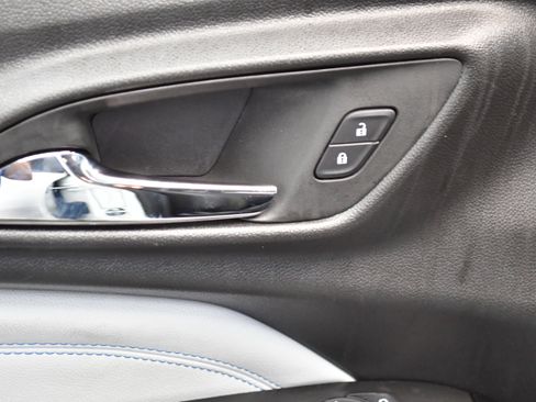 Used 2025 Chevrolet Trax LT w/ LT Convenience Package FWD image 15