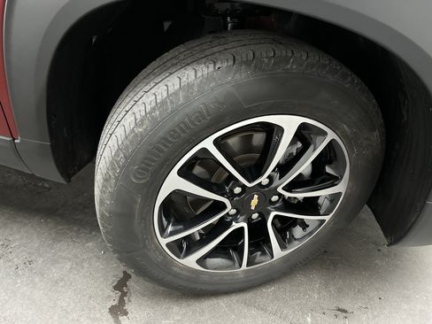 Used 2025 Chevrolet TrailBlazer LT AWD/4WD image 10