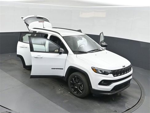 New 2026 Jeep Compass Latitude image 50