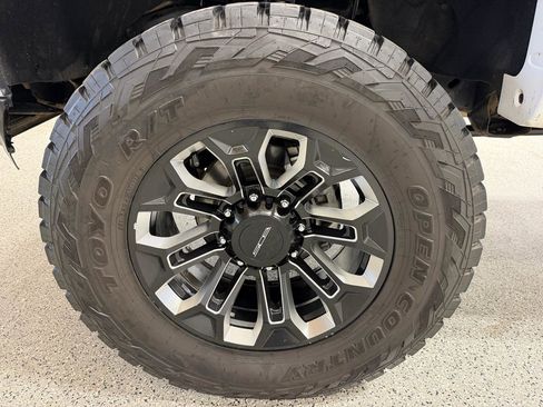 Used 2020 Chevrolet Silverado 2500 LT w/ All Star Edition AWD/4WD image 10