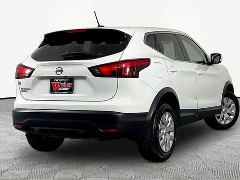 Used 2018 Nissan Rogue Sport S FWD image 6