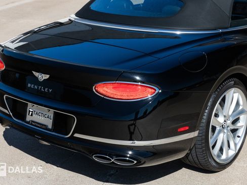 Used 2022 Bentley Continental GT image 17