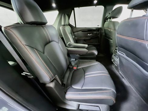 Used 2023 Honda Pilot TrailSport image 28