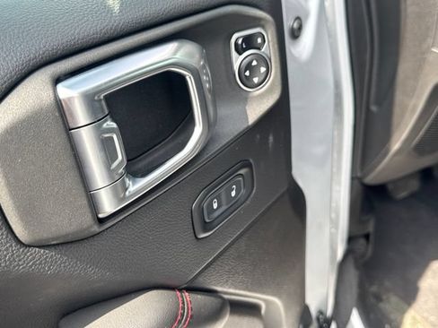 Used 2024 Jeep Wrangler Unlimited Rubicon AWD/4WD image 19