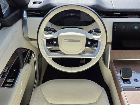 Used 2024 Land Rover Range Rover Autobiography image 11