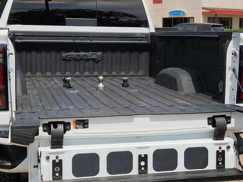 Used 2024 GMC Sierra 2500 AT4 w/ AT4 Premium Plus Package AWD/4WD image 10