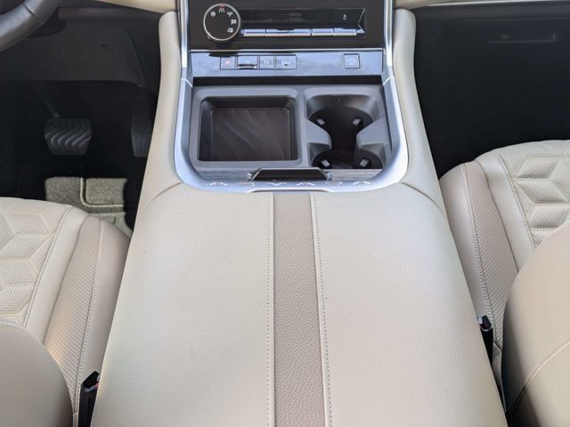 Used 2025 Nissan Armada Platinum w/ Convenience Package RWD image 20