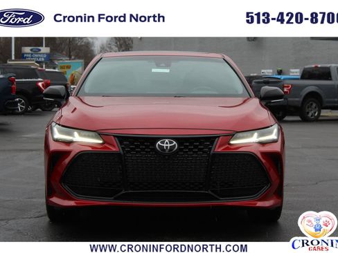 Used 2022 Toyota Avalon Touring image 2