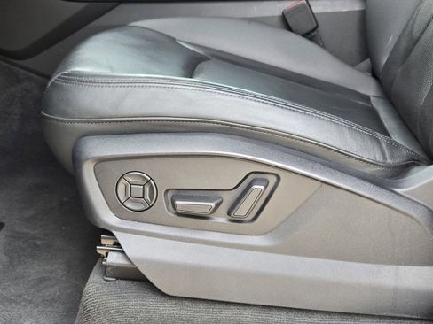 Used 2023 Audi Q7 2.0T Premium Plus w/ Premium Plus Package image 32