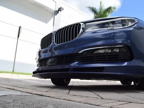 Used 2017 BMW ALPINA B7 xDrive image 12