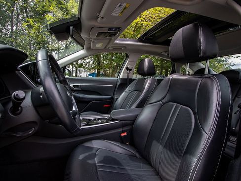 Used 2022 Hyundai Sonata SEL w/ Convenience Package image 10