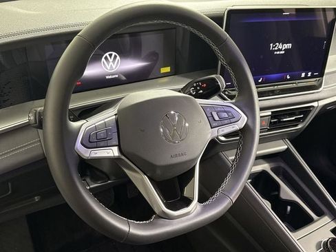 New 2026 Volkswagen Tiguan SE image 18