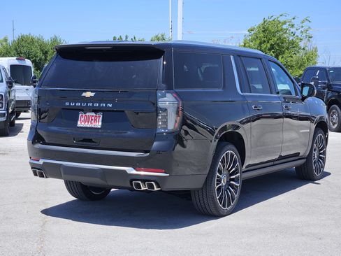 New 2026 Chevrolet Suburban High Country AWD/4WD image 3
