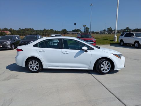 Certified 2023 Toyota Corolla LE image 8