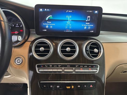 Used 2021 Mercedes-Benz GLC 300 4MATIC image 18