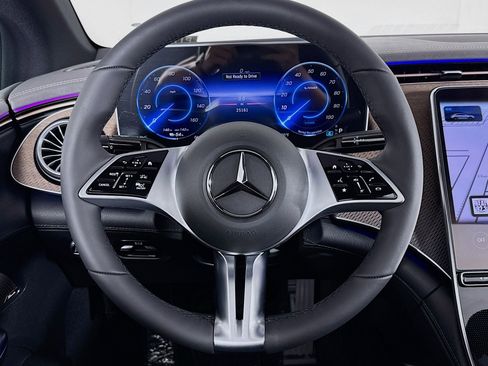 Certified 2023 Mercedes-Benz EQE 350+ 4MATIC Sedan w/ Exclusive Trim Package image 18