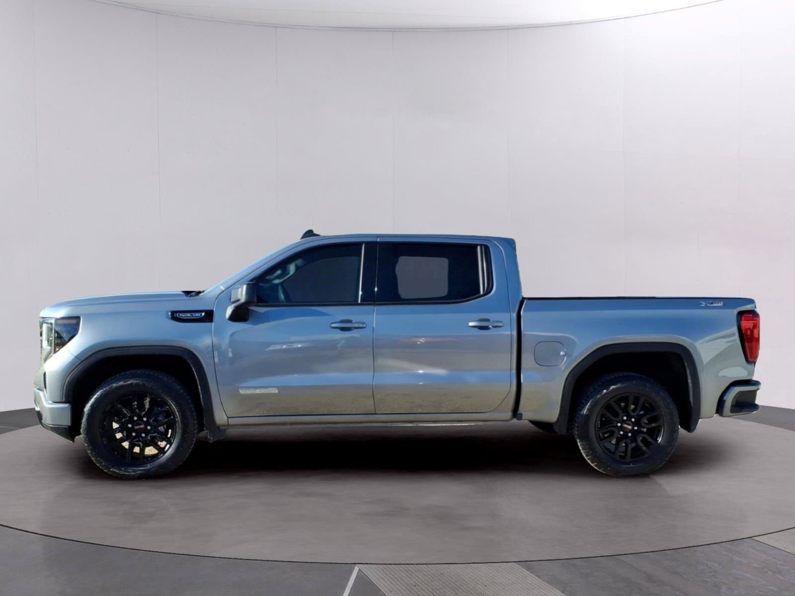 Used 2026 GMC Sierra 1500 Elevation AWD/4WD image 2