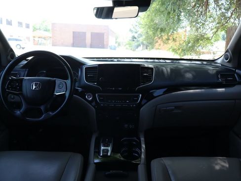 Used 2019 Honda Pilot Touring image 16