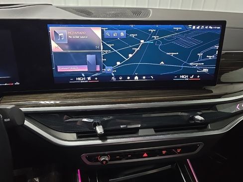 Used 2025 BMW X5 xDrive40i w/ Premium Package image 29
