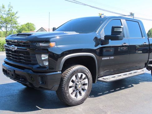 Used 2024 Chevrolet Silverado 2500 Custom w/ Custom Convenience Package AWD/4WD image 10