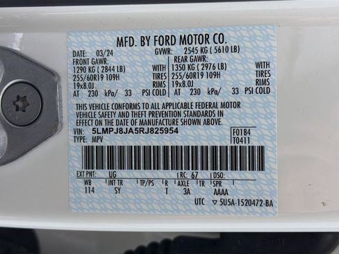 Used 2024 Lincoln Nautilus Premier image 34