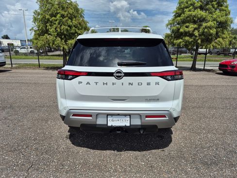 Certified 2025 Nissan Pathfinder Platinum w/ Cargo Package FWD image 7