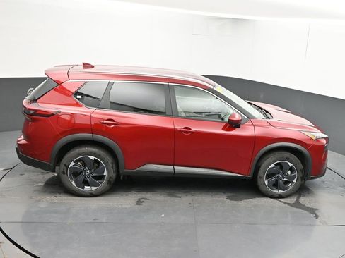 Used 2025 Nissan Rogue SV AWD/4WD image 45