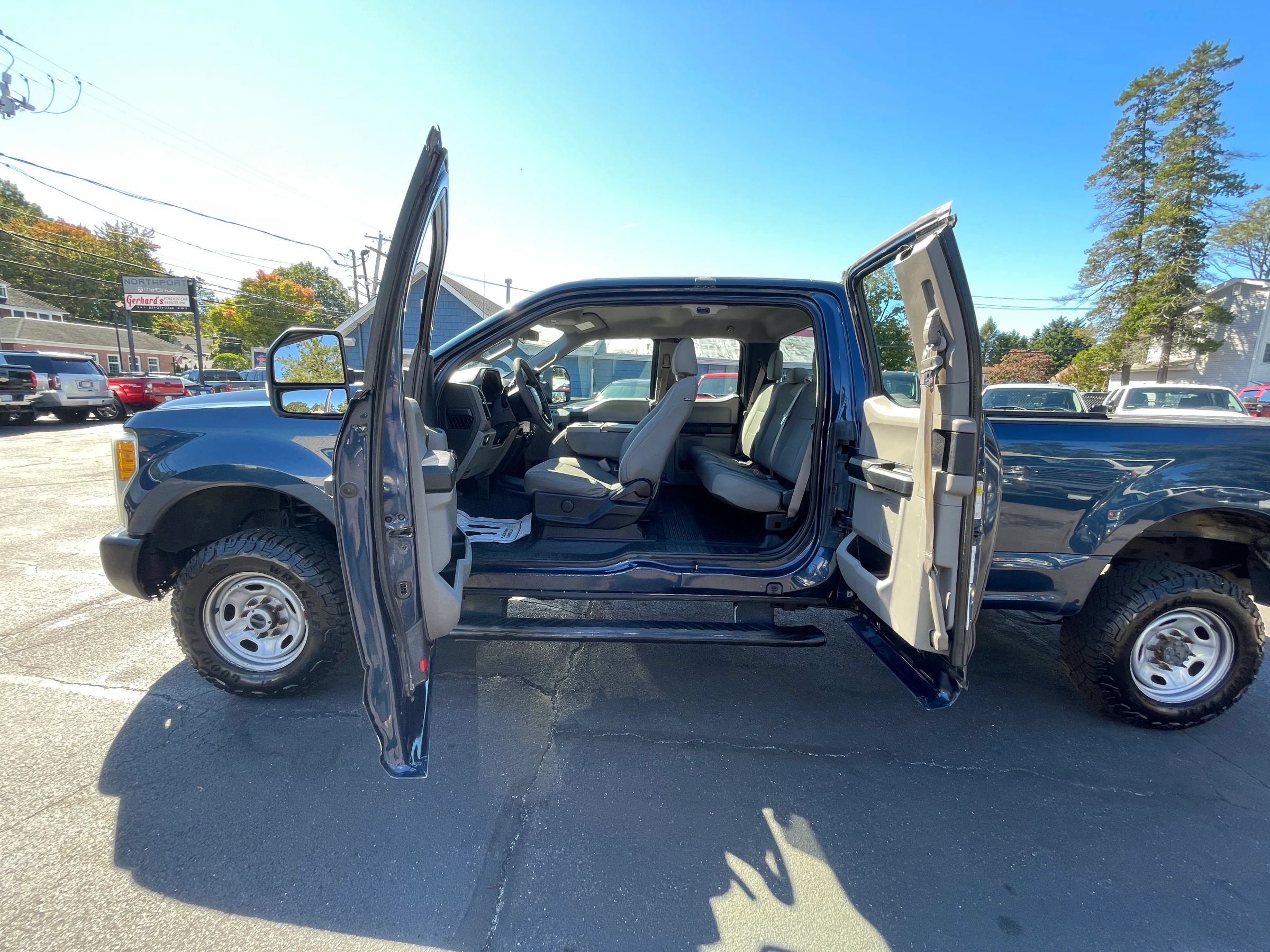 Used 2017 Ford F250 XL w/ Power Equipment Group AWD/4WD image 19
