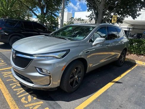 Used 2023 Buick Enclave Essence w/ Experience Buick Package FWD image 2