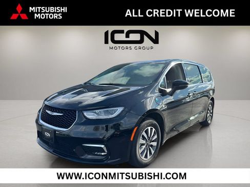 Used 2024 Chrysler Pacifica Limited FWD image 1