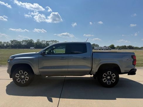 Used 2026 Chevrolet Colorado Z71 w/ Technology Package AWD/4WD image 8