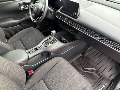 Used 2025 Honda HR-V Sport image 17