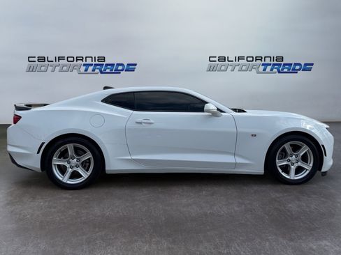 Used 2024 Chevrolet Camaro LT image 4