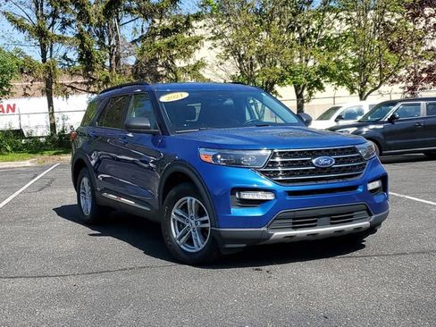 Used 2021 Ford Explorer XLT w/ Equipment Group 202A AWD/4WD image 35