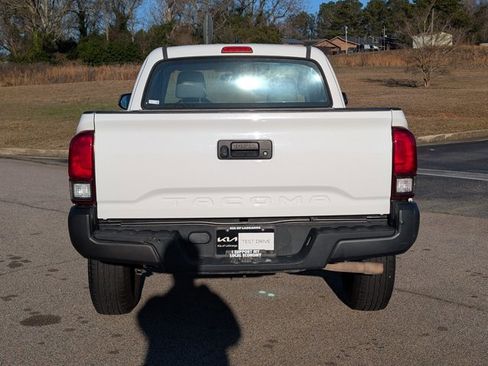 Used 2018 Toyota Tacoma SR5 image 8