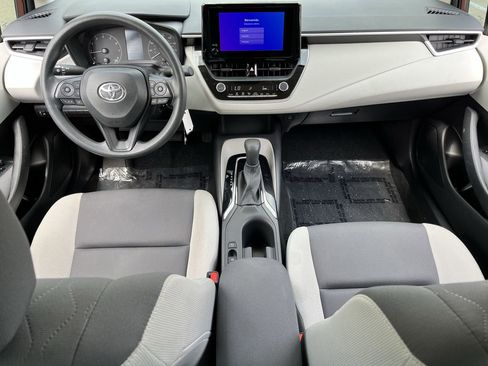 Used 2024 Toyota Corolla LE image 9