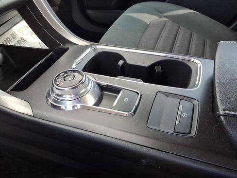 Used 2018 Ford Fusion SE w/ Fusion SE Technology Package image 18