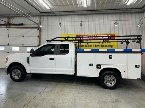 Used 2022 Ford F250 XL w/ Power Equipment Group RWD image 3