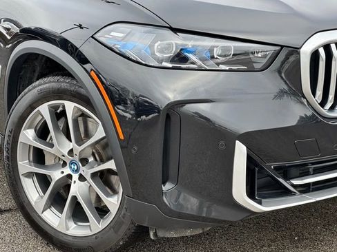 Certified 2025 BMW X5 xDrive50e w/ Climate Comfort Package image 10