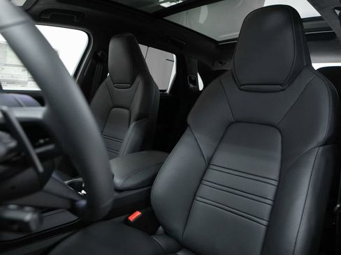 New 2026 Porsche Cayenne GTS image 5