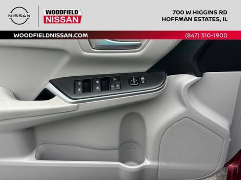Used 2015 Toyota Camry SE w/ Moonroof Package FWD image 21