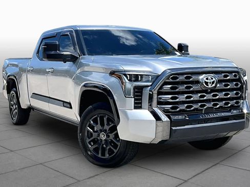 Used 2022 Toyota Tundra Platinum w/ Advanced Package RWD image 3